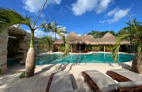 Francisco Uh May Villa | KasaUhMay-TulumnWelcome to our luxurious gateway home nestled in Jungle. Tulum