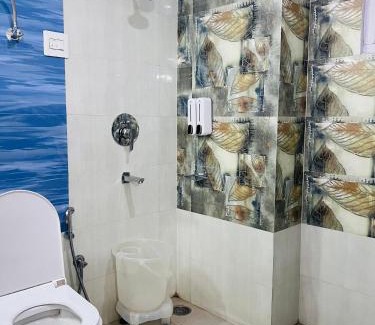 Brein Hotel | Kashmir petals lodge, Srinagar