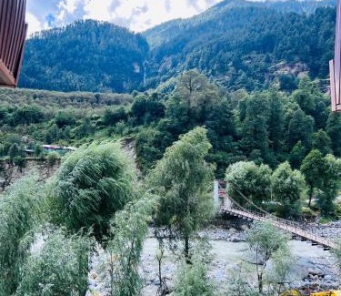 Brein Hotel | Kashmir petals lodge, Srinagar