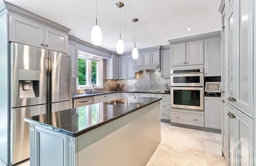 Ottawa Division House | KASHY HOMES-executive home oasis