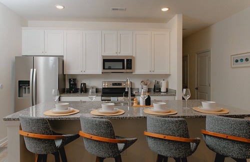 Cornelius House | Kasita Cornelius East- Free Parking- 3 beds- Modern and Pristine