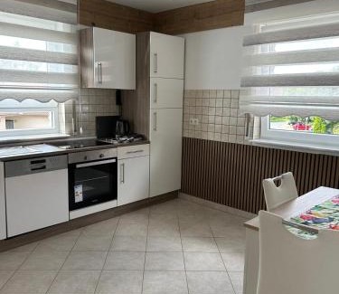 Lohfelden Apartment | Kassel Lohfelden 4 Zimmer und Autobahn nähe Schmidt ll