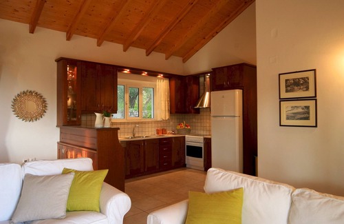 Rantatika Villa | Kastanida House - Three Bedroom Villa, Sleeps 6