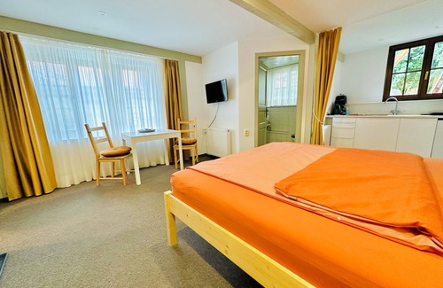 Kuhnhausen Bed & Breakfast | Kastanienhof - Uhig und Zentral Übernachten im Bio-resort vor den Toren Erfurts
