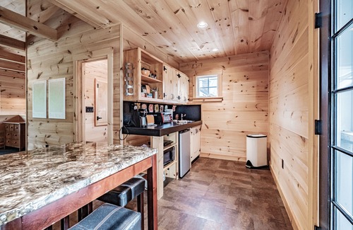 South Oxford Apartment | Kastor Hall Apartment - Charming studio apartment surrounded by nature!