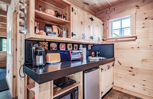 South Oxford Apartment | Kastor Hall Apartment - Charming studio apartment surrounded by nature!