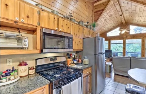 Foxfire Estates Cabin | Katahdin Cabin, tranquil n rustic with inside hot tub, close to town! Romantic!n