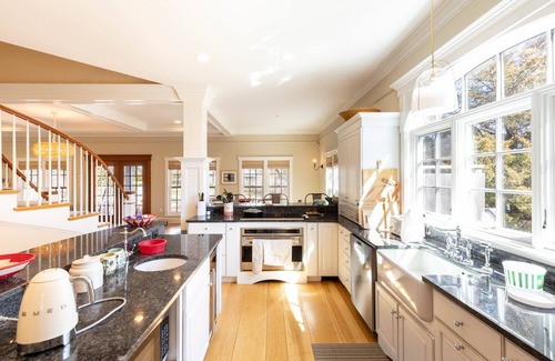 Edgartown House | Katama Escape - Short Stroll to Katama Bay + South Beach!