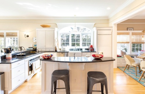 Edgartown House | Katama Escape - Short Stroll to Katama Bay + South Beach!