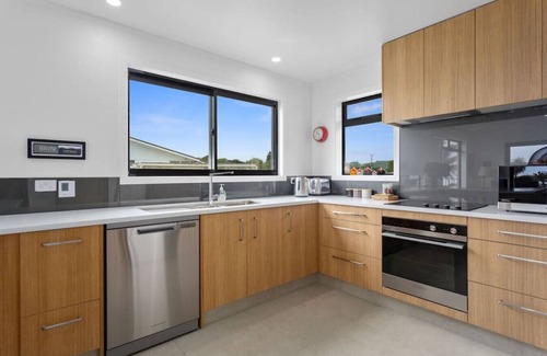 Waiotahi House | Kate and Harry's - Waiotahe