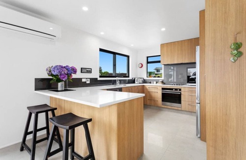 Waiotahi House | Kate and Harry's - Waiotahe