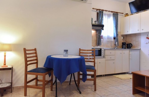 Apollonia Apartment | Katerina Studios Mparou