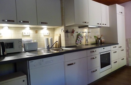 Nothweiler House | Katharina (Burkhart) - Apartment, shower and bath, toilet, 3 bedrooms