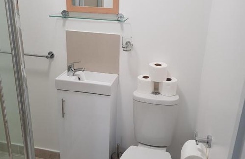 Enfield Hotel | Kathleen House Plus