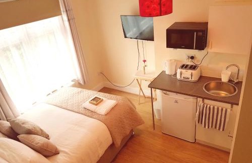 Enfield Hotel | Kathleen House Plus