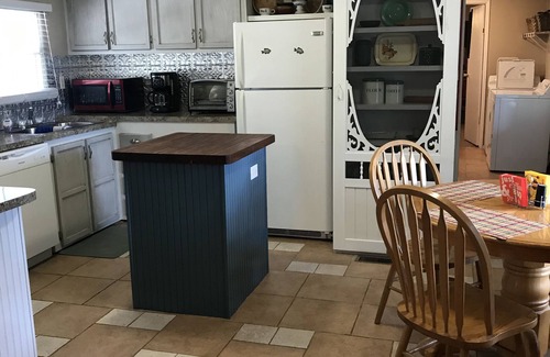 Scranton House | Kat’s Get-a-Way at 1601 Thompson Bay Loop on Lake Dardanelle In Scranton, AR