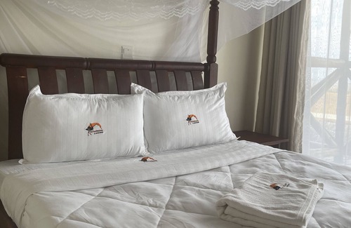 Kaabong Cabin | Katurum Lodge Kidepo