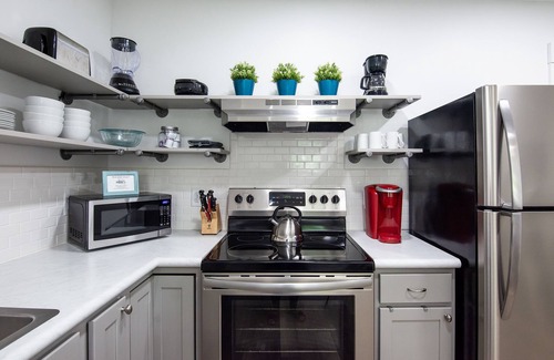 Marthasville House | Katy Haus: Hot tub, Wineries, Fenced yard, Dog-friendly