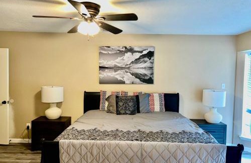 Katy House | Katy Hideaway - Charming 3 BDR