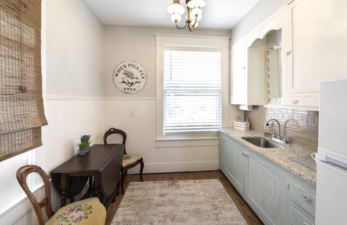 Smithville Bed & Breakfast | Katy House Bed and Breakfast