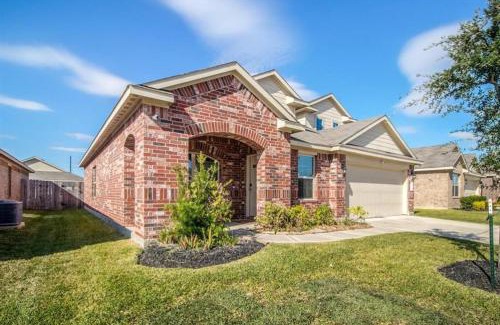 Barker House | Katy's five bedrooms home away from home!