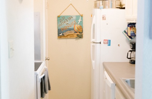 Sailhouse Condo | Katz Kozy Condo Poolside & Steps Away From Pier Townhouse Style 2BR/2BA