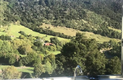 Thames Cabin | Kauaeranga Vista Tui Sunset Cabin