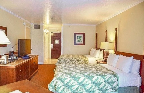 Hanamaulu House | Kauai Beach Resort #2541