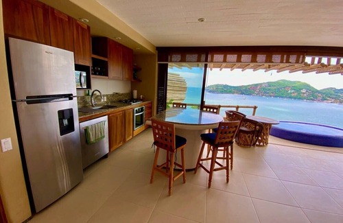 Ixtapa - Zihuatanejo House | KauKan B7- Luxury 2 Br Condo with Breathtaking View of La Madera Beach