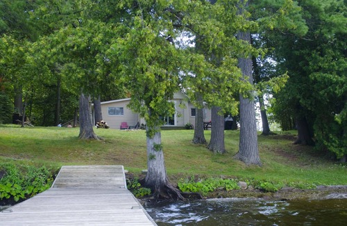 Pleasant Point Cottage | Kawartha waterfront Cottage rental
