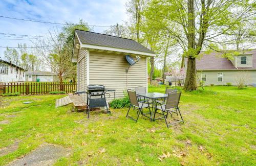 Sister Lakes House | Kayak, Fish, Boat and Swim Home Near Lakeside Park!