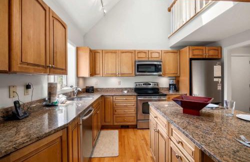 Orleans House | Kayaking Swimming and Shopping all within 3 miles