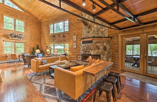 Rapid City House | Kayaks and Fire Pit Lux Riverfront Lodge, Sleeps 20