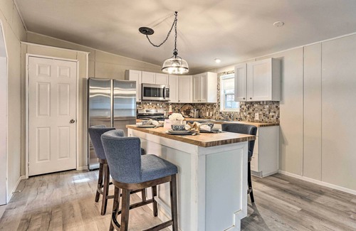Greentown House | Kayaks, Electric Bicycles: Greentown Hideaway!