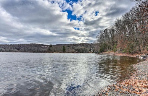 Greentown House | Kayaks, Electric Bicycles Greentown Hideaway!