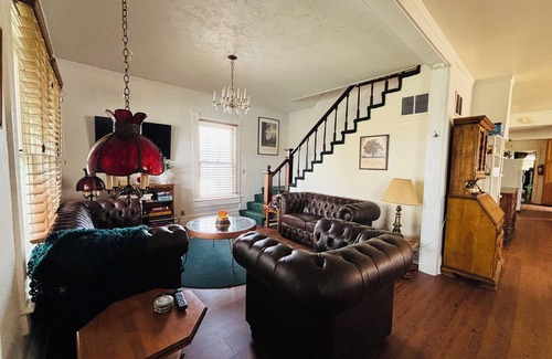 Midvale House | Kay’s Country Place. Dog Friendly.