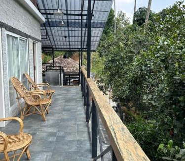 Kunchithanny House | Kayyath Valley Munnar - Luxury Hillside Sanctuary