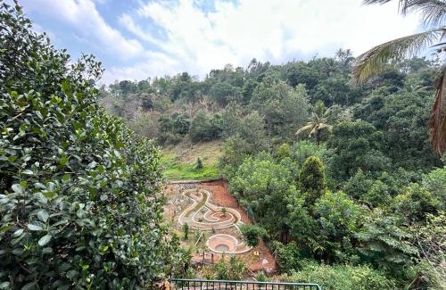Kunchithanny House | Kayyath Valley Munnar - Luxury Hillside Sanctuary