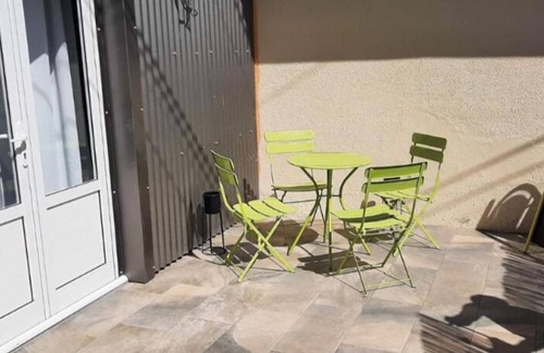 Montvert-les Bas Apartment | Kaz Papaye