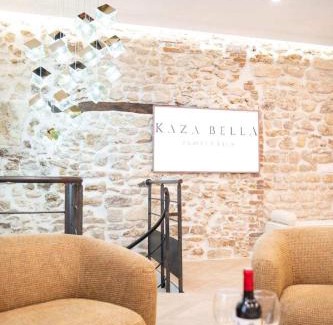 Quartier Saint-Ambroise Apartment | KAZA BELLA - Haut Marais Modern flat with small pool