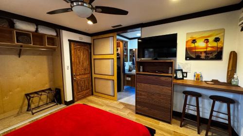 Fire Mountain House | Kaza Kokos