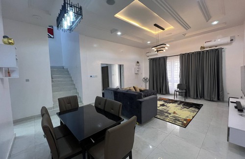 Ibadan Apartment | KBAZZAPARTMENTS LUXURY SHORTLET APARTMENTS