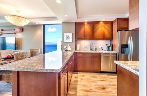 Honokowai Condo | KBM Resorts | Spacious 4-Bedroom Mahana Collection | Multi Unit Listing | Top Floor | Oceanfront Views + 2 Free Rental Cars! MAH-1211/19