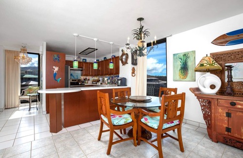 Honokowai Condo | KBM Resorts | Spacious 4-Bedroom Mahana Collection | Multi Unit Listing | Top Floor | Oceanfront Views + 2 Free Rental Cars! MAH-1211/19