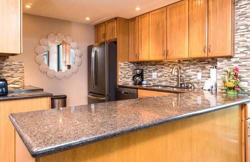 Honokowai Condo | KBM Resorts | Spacious 6-Bedroom Mahana Collection | Multi Unit Listing | Same Building | Ocean Front | 3 Free Rental Cars! MAH-301/419/611
