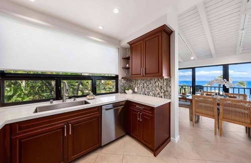 Napili Condo | KBV 15B2 2BD Kapalua Breathtaking Panoramic Ocean views