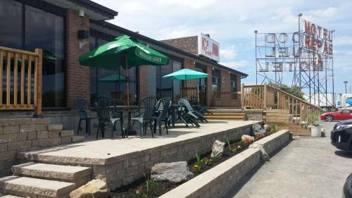 Vars Hotel | KC's Country Inn