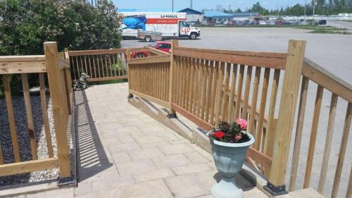 Vars Hotel | KC's Country Inn