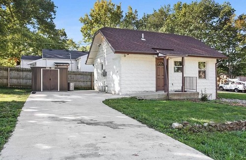 South Kansas City Apartment | KC Tiny Home
