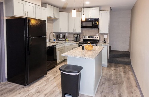Kansas City House | 💎KCK Speedway Retreat❤️✧Lower Level✧